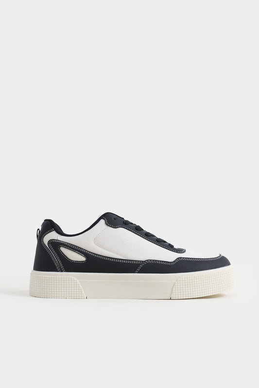 Black and white sneaker on a white background Multi Low Top Sneakers Royal Outfits Sneakers